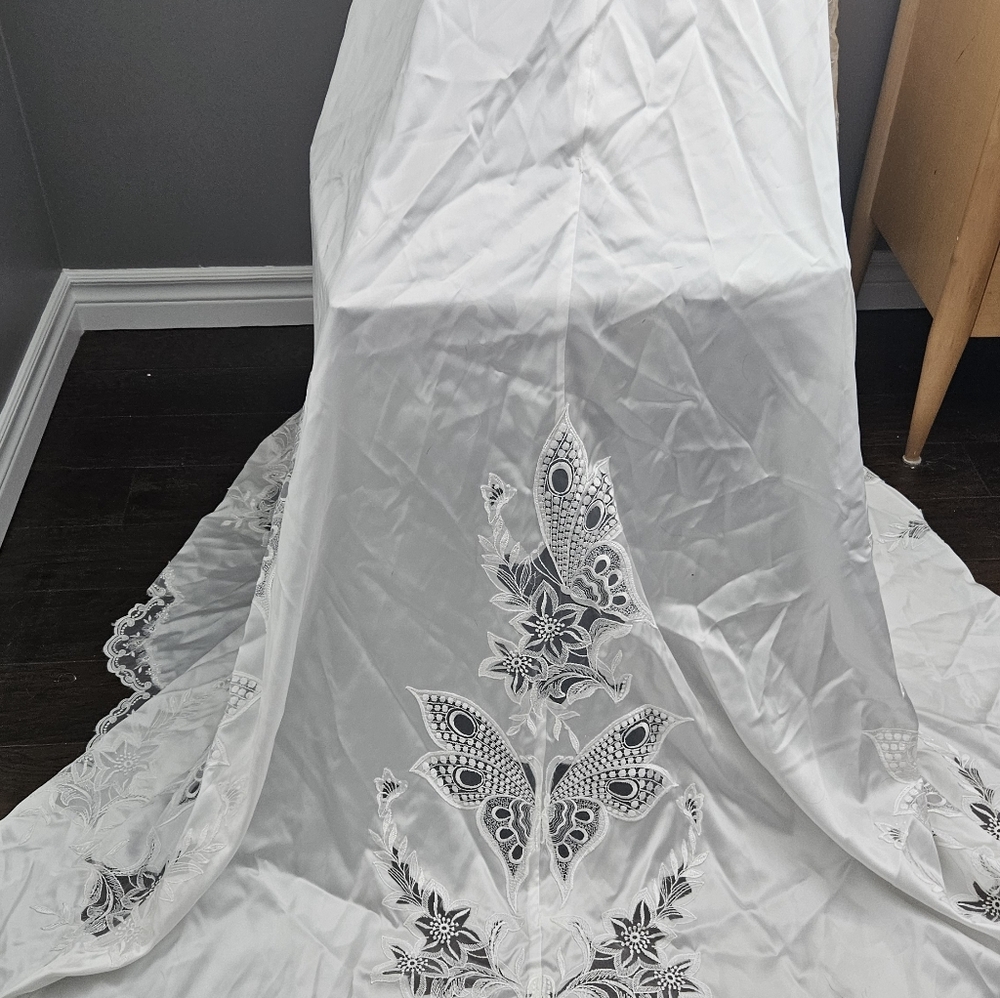 1990's wedding gown.Stunning - Picture 9 of 15
